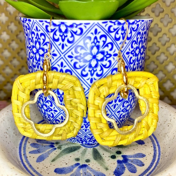 Rattan and Quatrefoil Earrings - Picture 1 of 12
